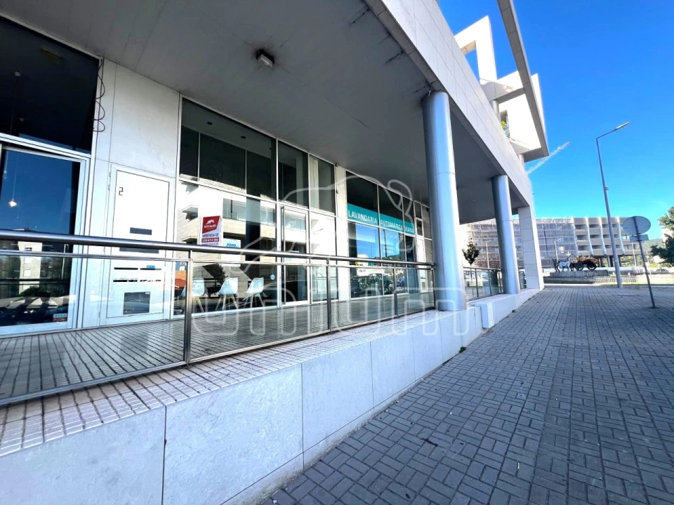 Loja para Arrendamento em Santa Maria Maior e Monserrate e Meadela Foto 1