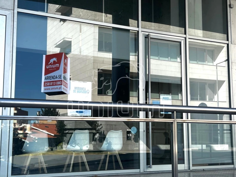 Loja para Arrendamento em Santa Maria Maior e Monserrate e Meadela Foto 3