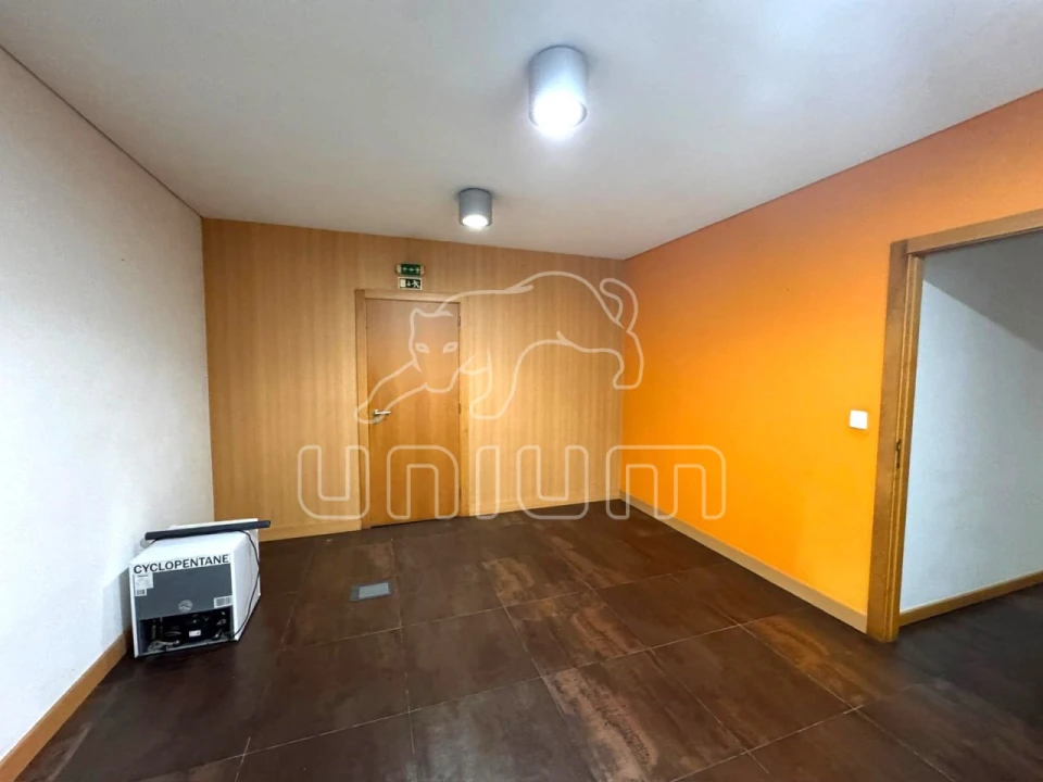 Loja para Arrendamento em Santa Maria Maior e Monserrate e Meadela Foto 10