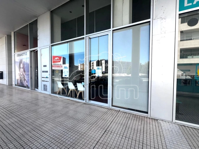 Loja para Arrendamento em Santa Maria Maior e Monserrate e Meadela Foto 2