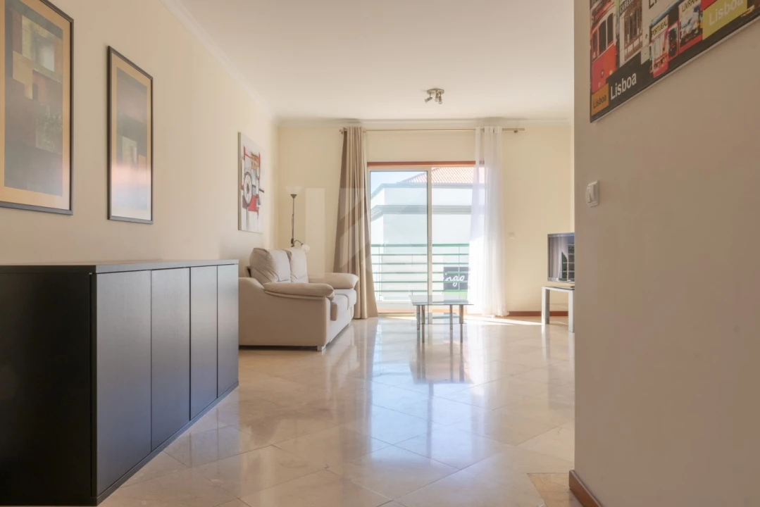 Apartamento T2 para Arrendamento em São Martinho Foto 5