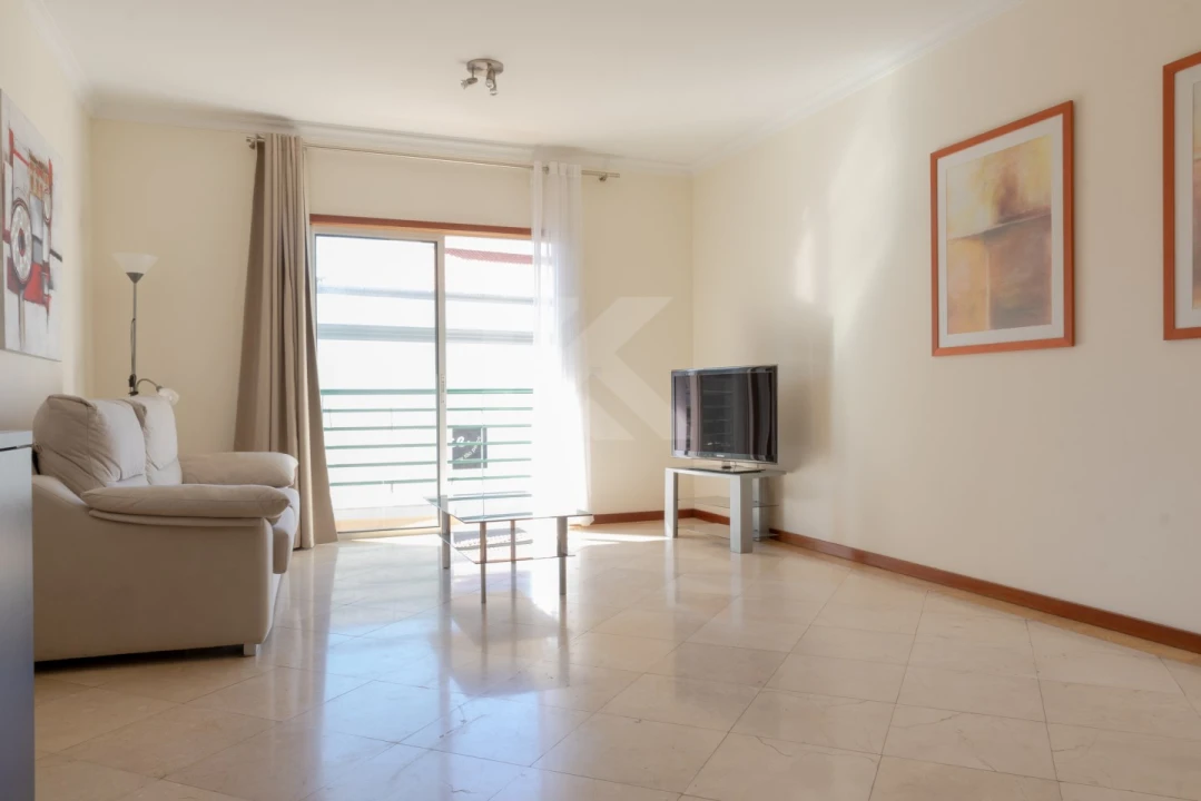 Apartamento T2 para Arrendamento em São Martinho Foto 6