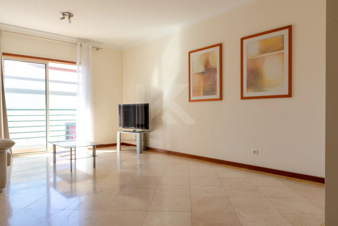 Apartamento T2 para Arrendamento em São Martinho Foto 7
