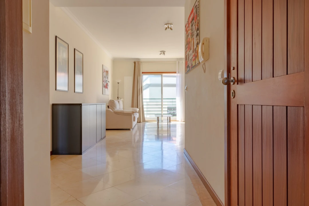 Apartamento T2 para Arrendamento em São Martinho Foto 10