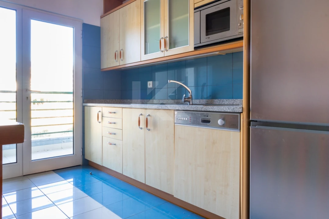Apartamento T2 para Arrendamento em São Martinho Foto 13