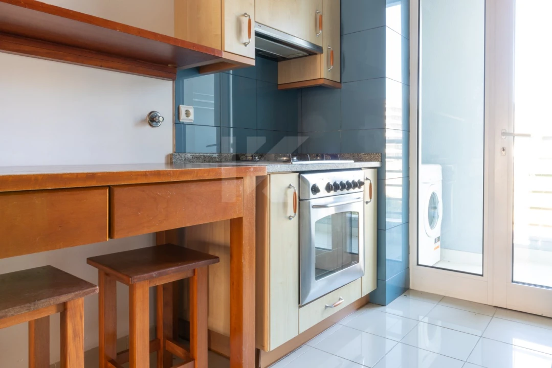 Apartamento T2 para Arrendamento em São Martinho Foto 14
