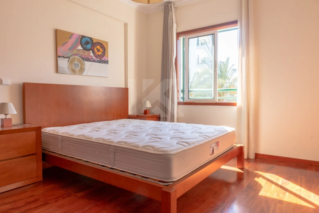 Apartamento T2 para Arrendamento em São Martinho Foto 18