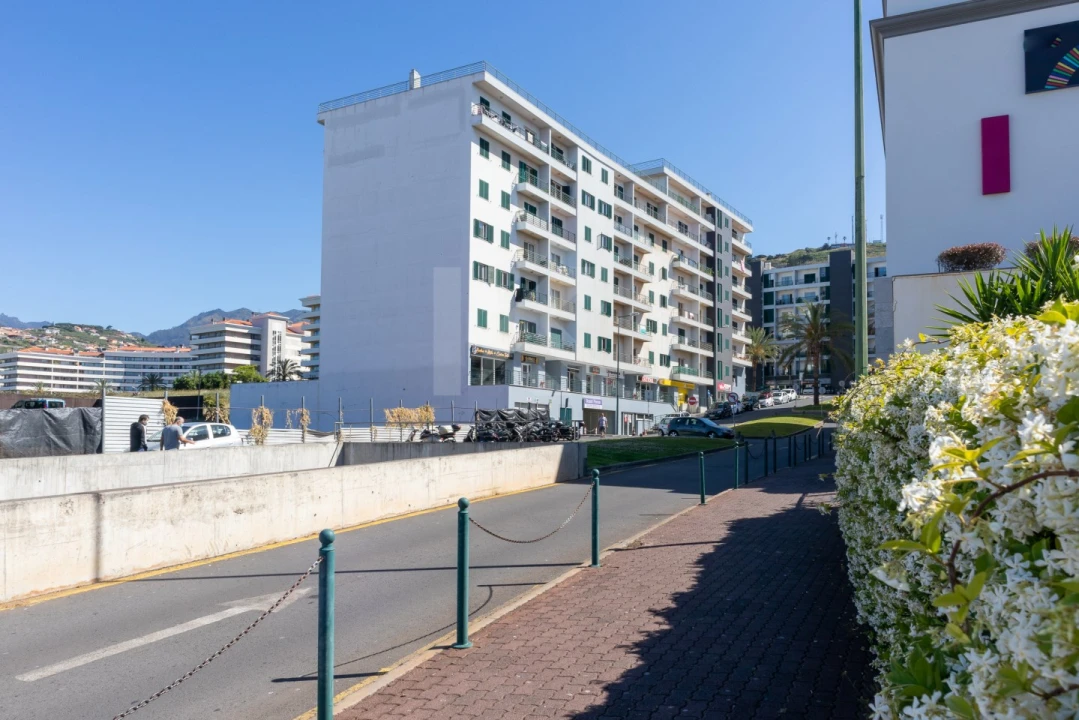 Apartamento T2 para Arrendamento em São Martinho Foto 34