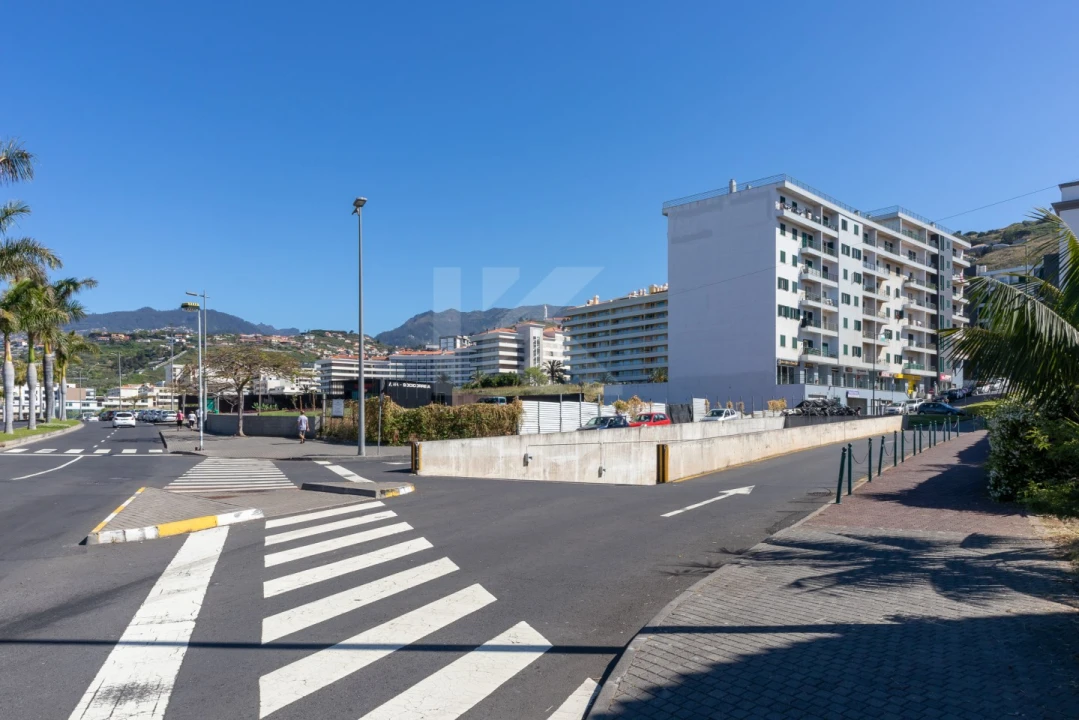 Apartamento T2 para Arrendamento em São Martinho Foto 37
