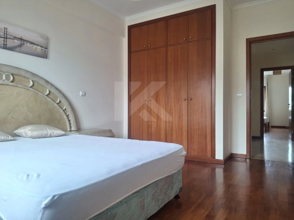 Apartamento T2 para Arrendamento em São Martinho Foto 22