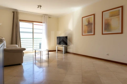 Apartamento T2 para Arrendamento em São Martinho