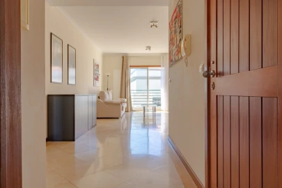 Apartamento T2 para Arrendamento em São Martinho