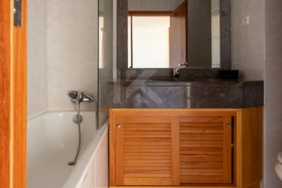 Apartamento T2 para Arrendamento em São Martinho