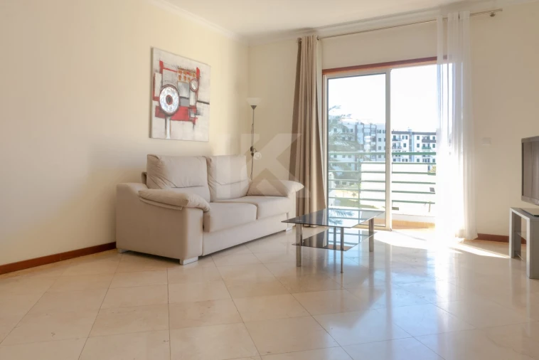 Apartamento T2 para Arrendamento em São Martinho Foto 3