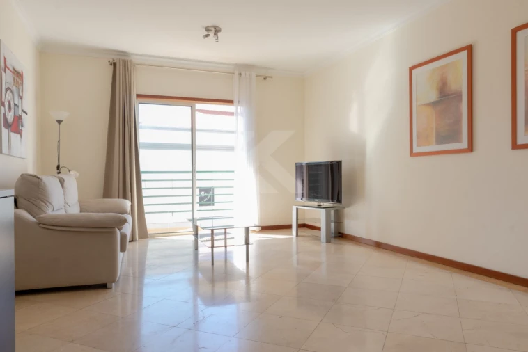 Apartamento T2 para Arrendamento em São Martinho Foto 6