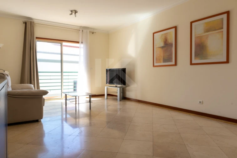Apartamento T2 para Arrendamento em São Martinho Foto 9
