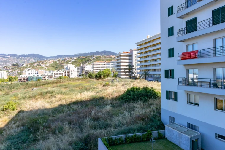 Apartamento T2 para Arrendamento em São Martinho Foto 28