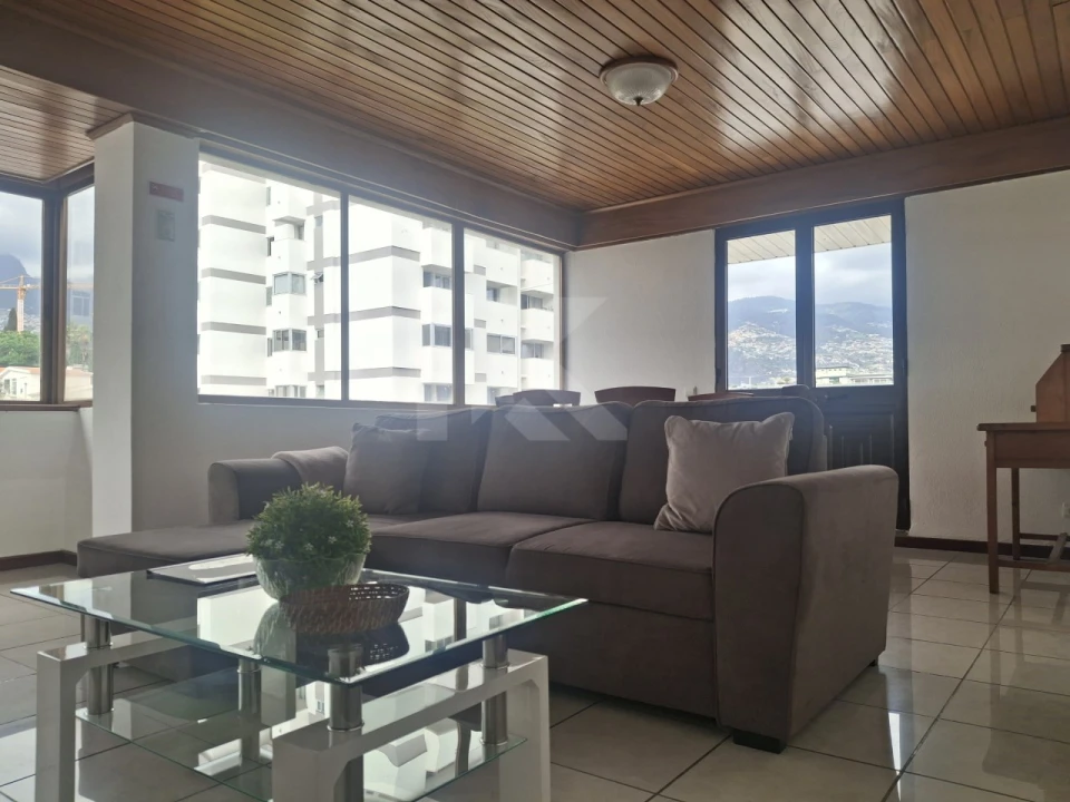 Apartamento T2 para Arrendamento em Funchal (Se) Foto 3
