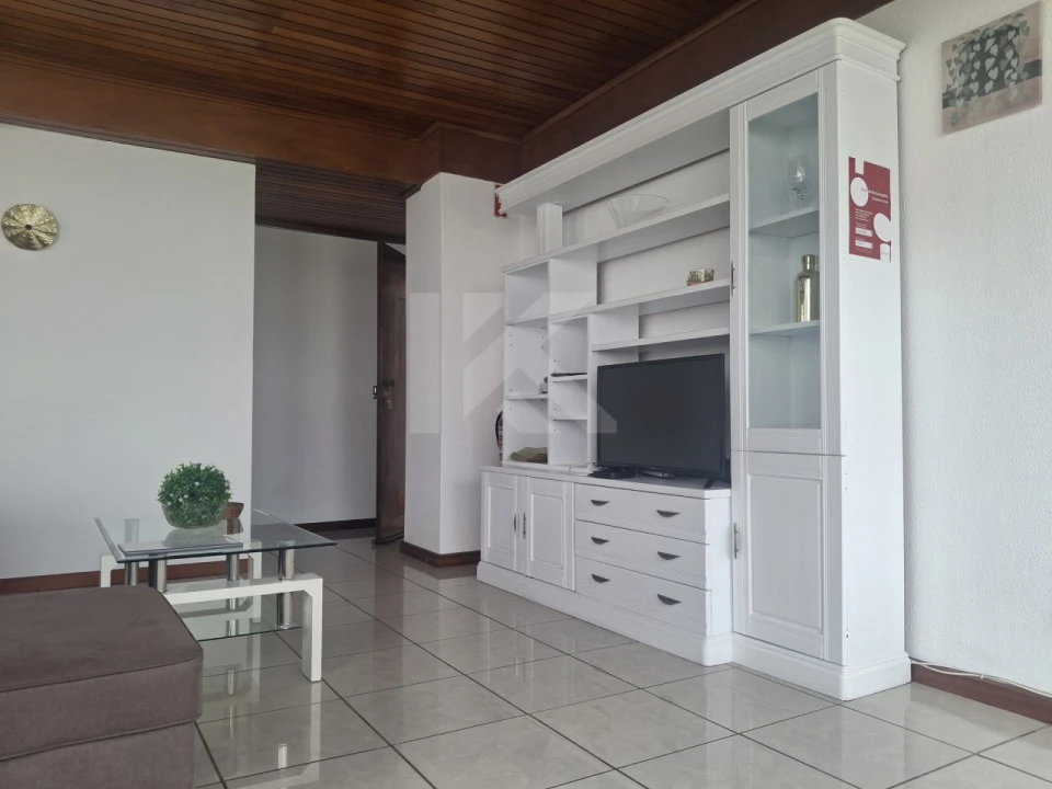 Apartamento T2 para Arrendamento em Funchal (Se) Foto 6