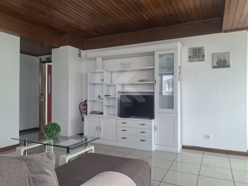 Apartamento T2 para Arrendamento em Funchal (Se) Foto 11