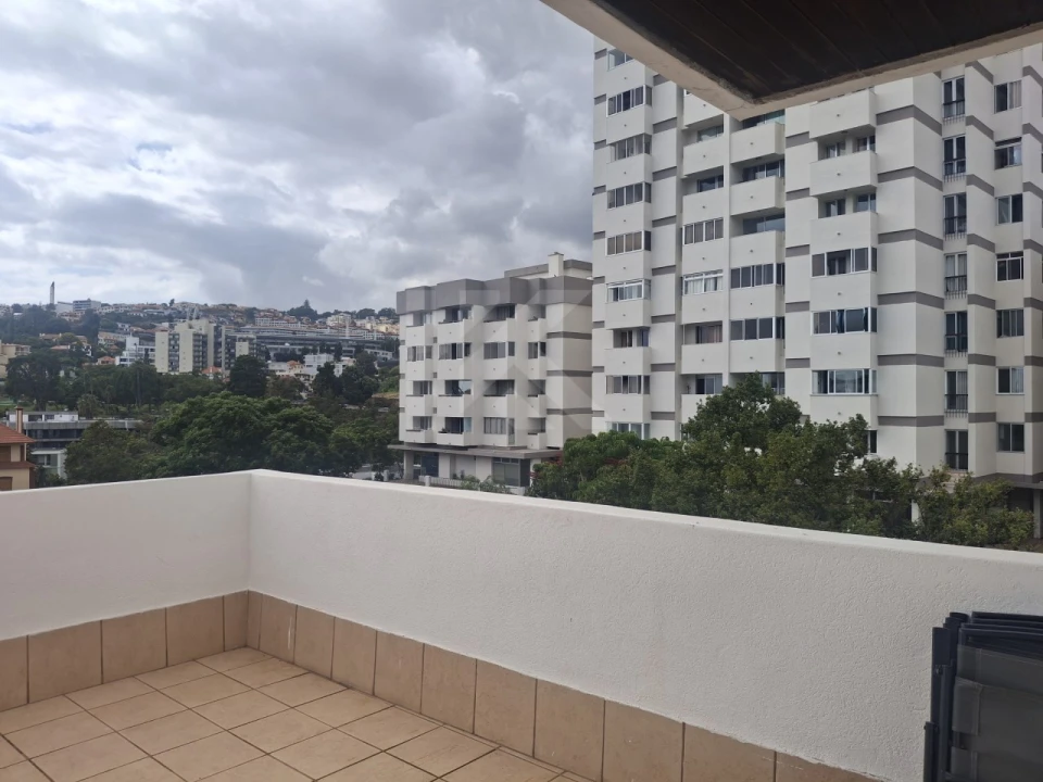 Apartamento T2 para Arrendamento em Funchal (Se) Foto 23