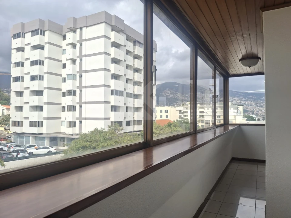 Apartamento T2 para Arrendamento em Funchal (Se) Foto 31