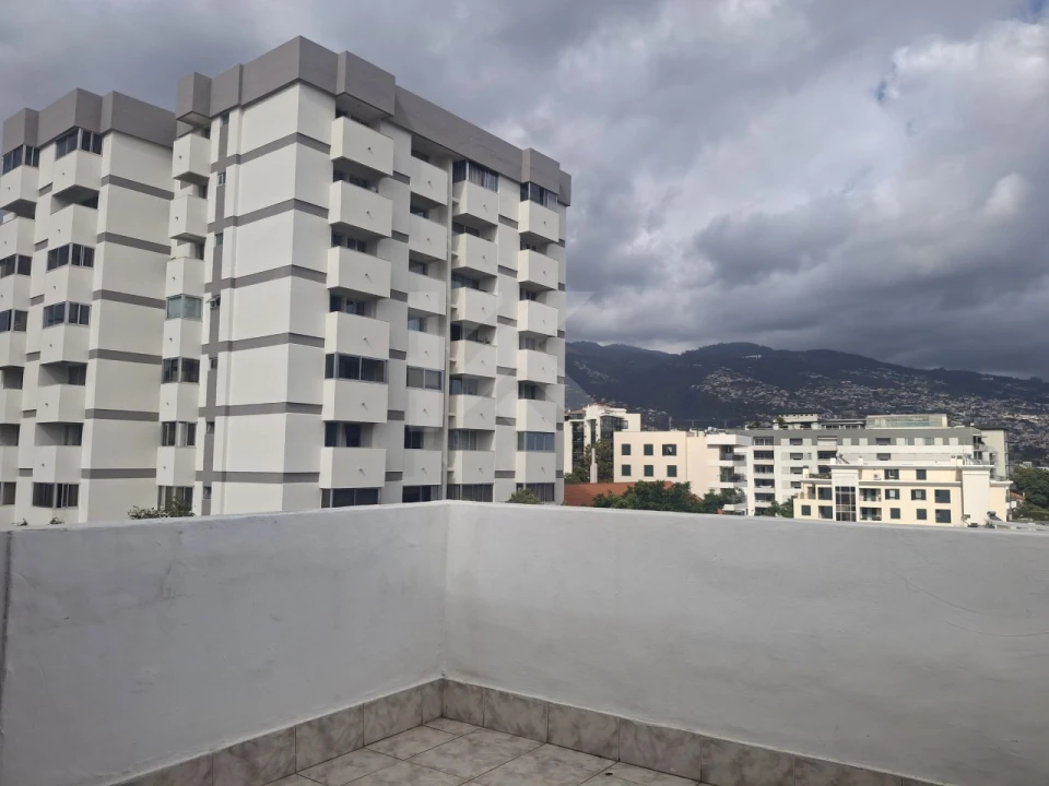 Apartamento T2 para Arrendamento em Funchal (Se) Foto 33