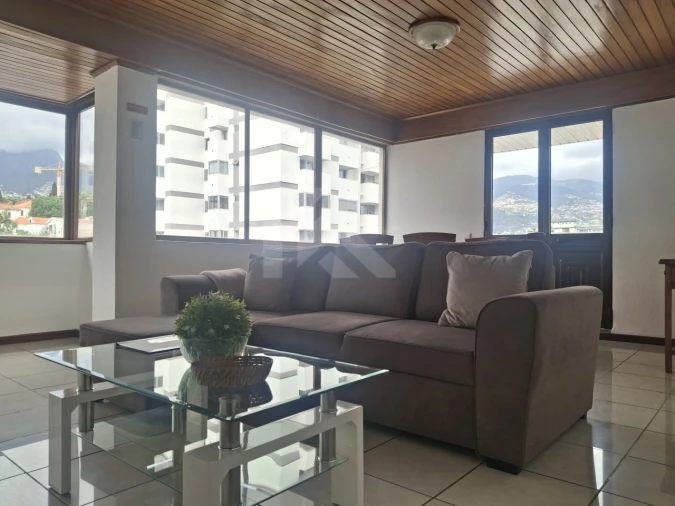 Apartamento T2 para Arrendamento em Funchal (Se) Foto 8