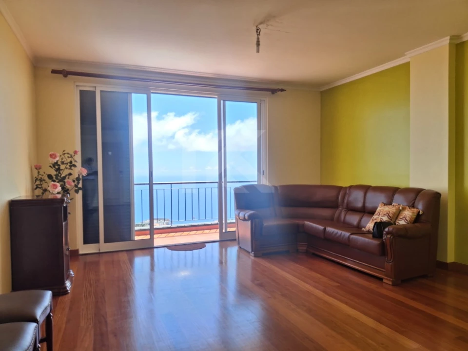 Apartamento T2 para Arrendamento em Canhas Foto 1
