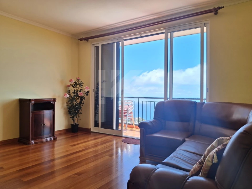 Apartamento T2 para Arrendamento em Canhas Foto 2