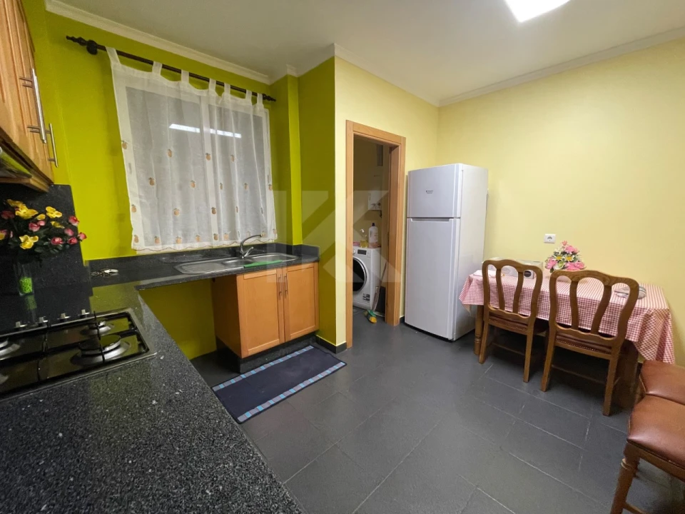 Apartamento T2 para Arrendamento em Canhas Foto 15
