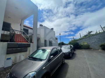 Apartamento T2 para Arrendamento em Canhas