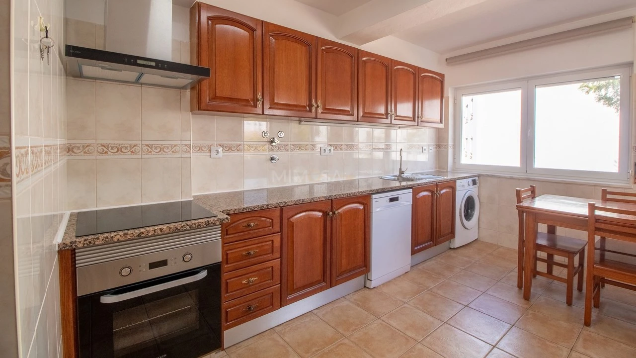 Apartamento T3 para Arrendamento em Lagos (São Sebastião e Santa Maria) Foto 4