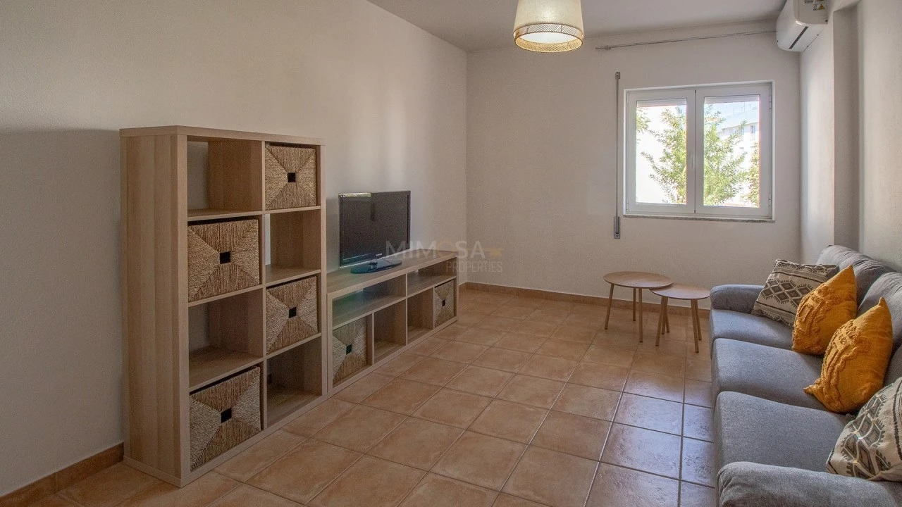 Apartamento T3 para Arrendamento em Lagos (São Sebastião e Santa Maria) Foto 2
