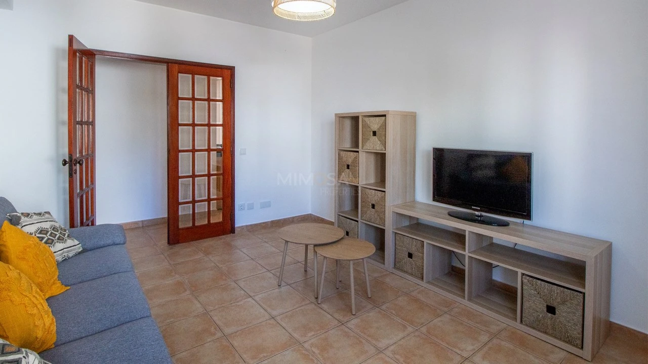 Apartamento T3 para Arrendamento em Lagos (São Sebastião e Santa Maria) Foto 1