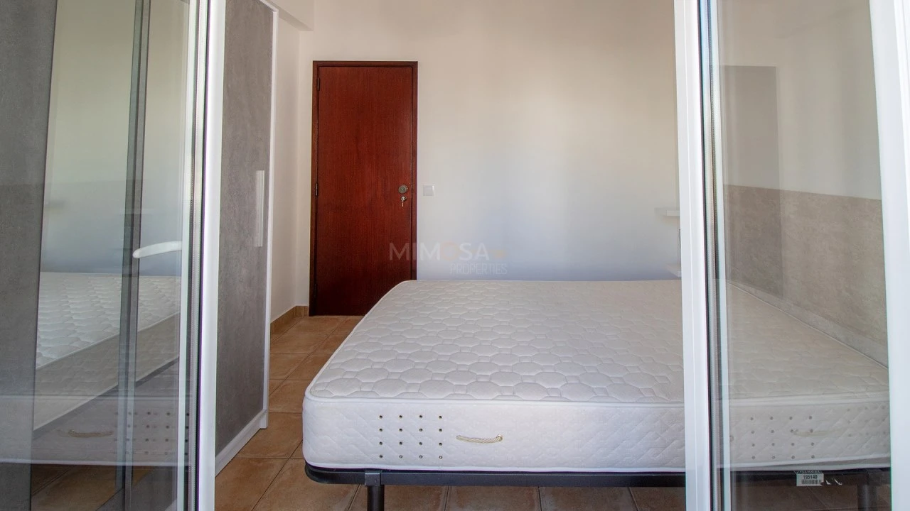 Apartamento T3 para Arrendamento em Lagos (São Sebastião e Santa Maria) Foto 12