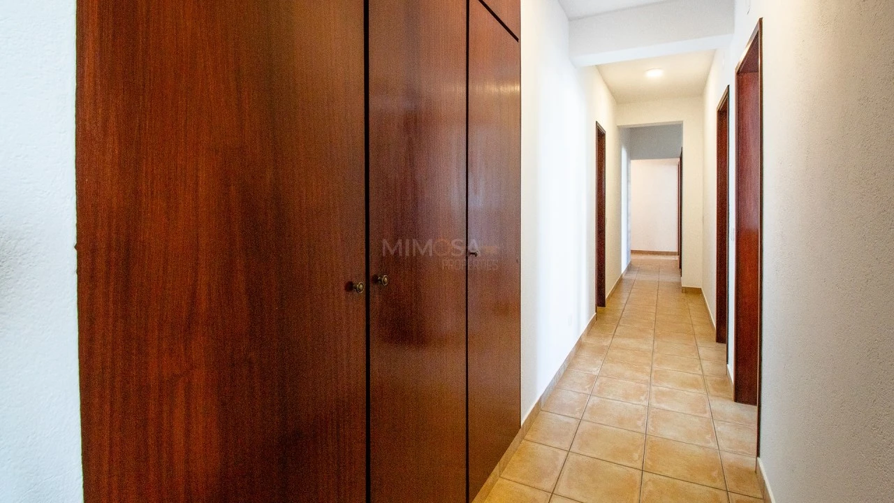 Apartamento T3 para Arrendamento em Lagos (São Sebastião e Santa Maria) Foto 21