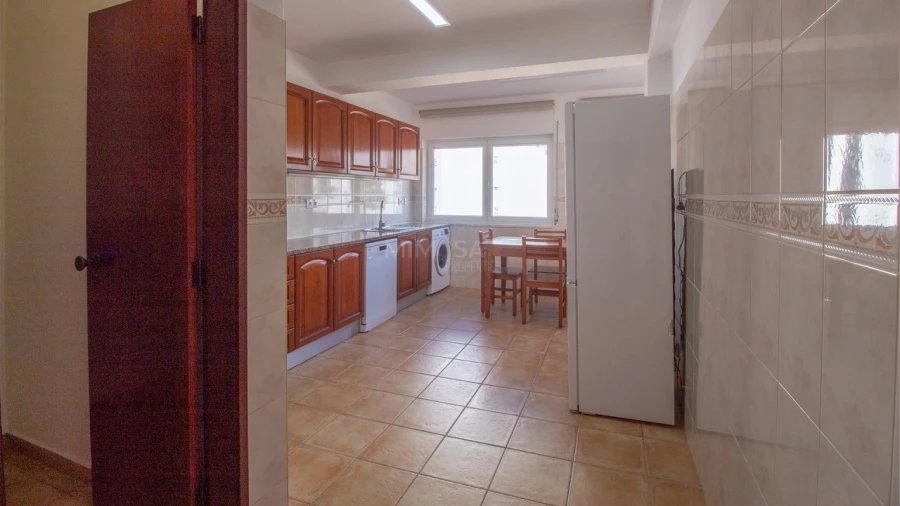 Apartamento T3 para Arrendamento em Lagos (São Sebastião e Santa Maria) Foto 5