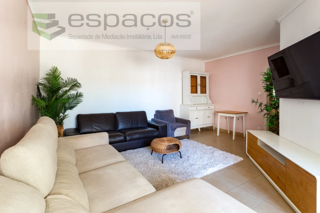 Apartamento T3 para Venda em Sacavém e Prior Velho Foto 8