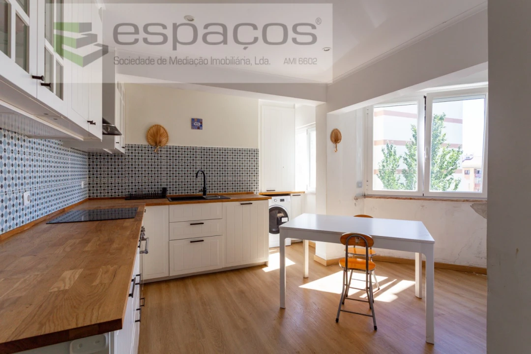 Apartamento T3 para Venda em Sacavém e Prior Velho Foto 11