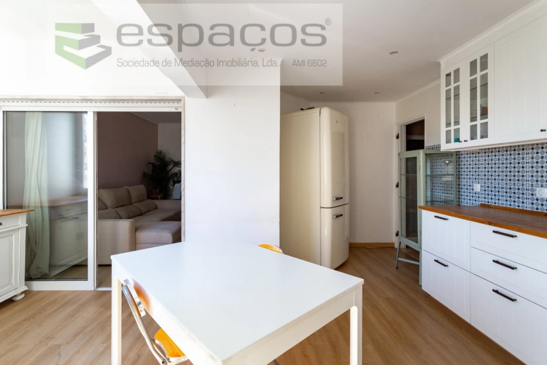 Apartamento T3 para Venda em Sacavém e Prior Velho Foto 12