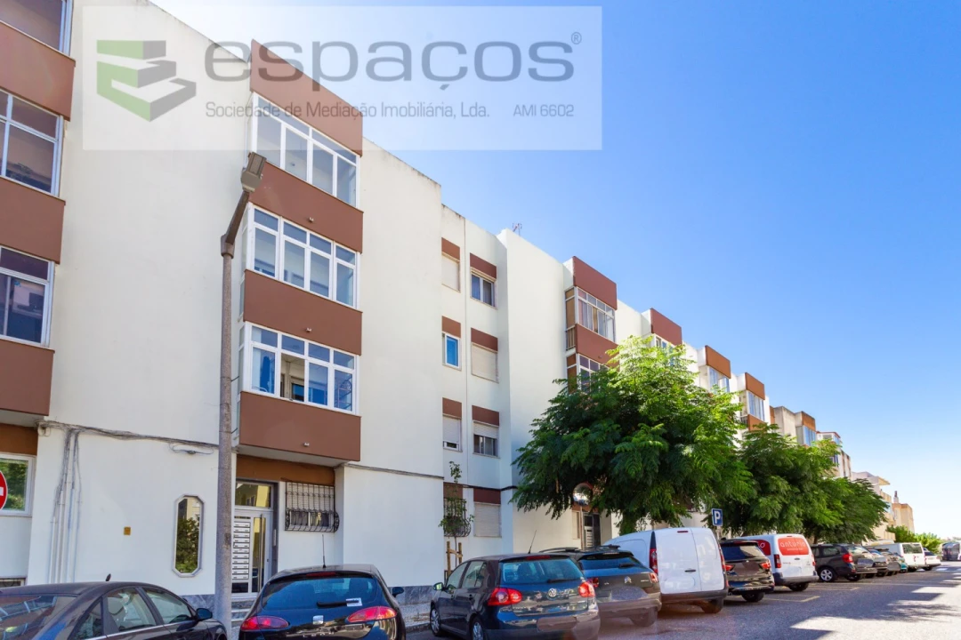 Apartamento T3 para Venda em Sacavém e Prior Velho Foto 31