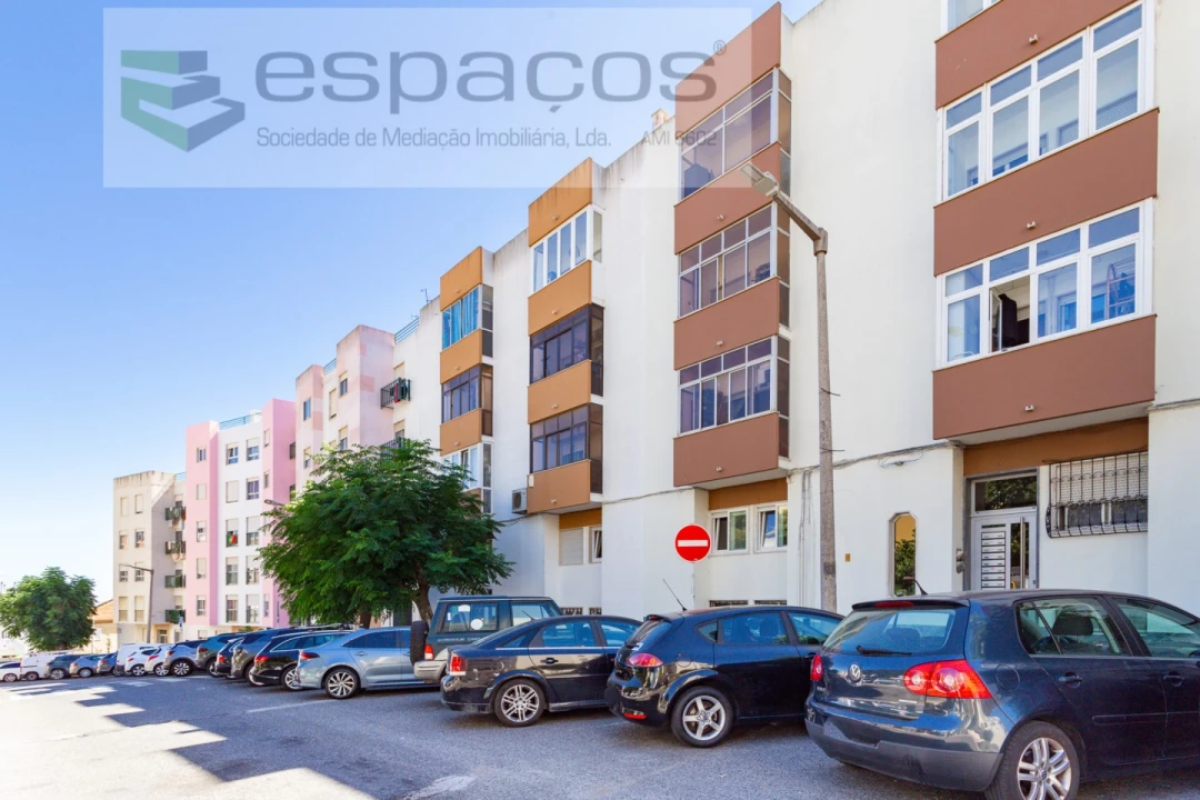 Apartamento T3 para Venda em Sacavém e Prior Velho Foto 32