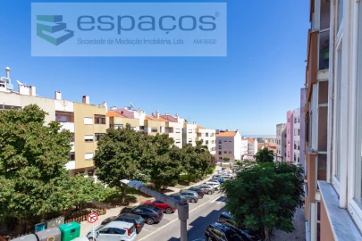 Apartamento T3 para Venda em Sacavém e Prior Velho