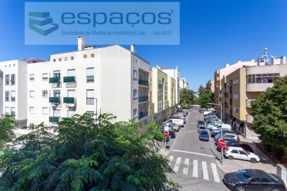 Apartamento T3 para Venda em Sacavém e Prior Velho