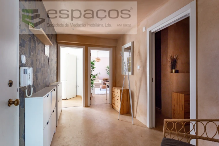 Apartamento T3 para Venda em Sacavém e Prior Velho Foto 3