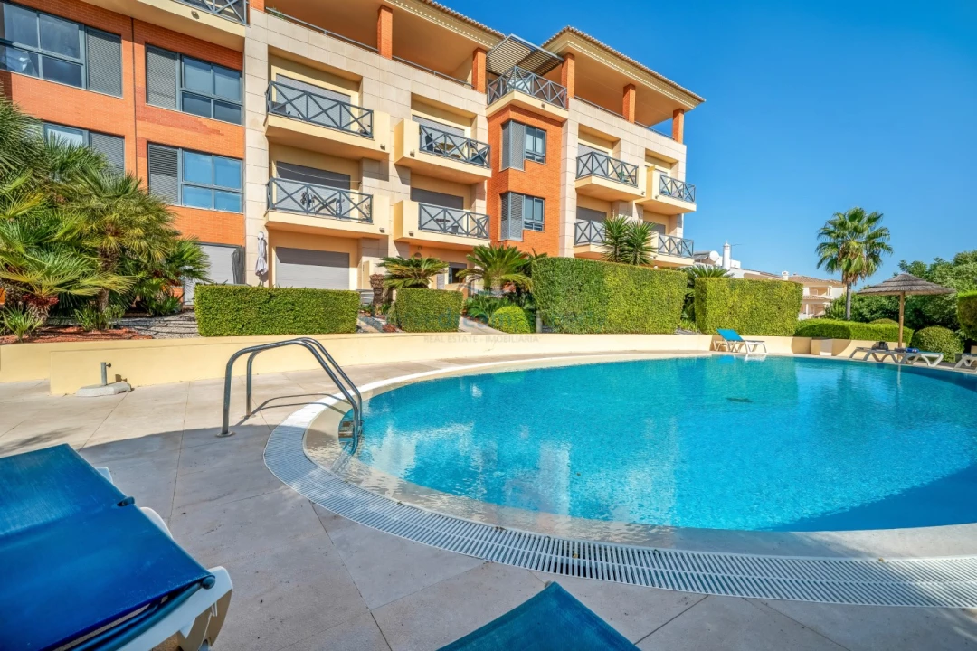 Apartamento T2 para Venda em Albufeira e Olhos de Água Foto 12