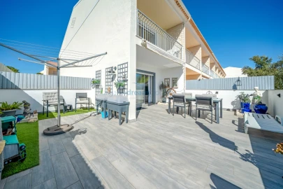 Moradia T2 para Venda em Albufeira e Olhos de Água