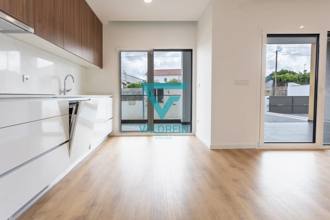 Apartamento T3 para Venda em Parceiros e Azoia Foto 5