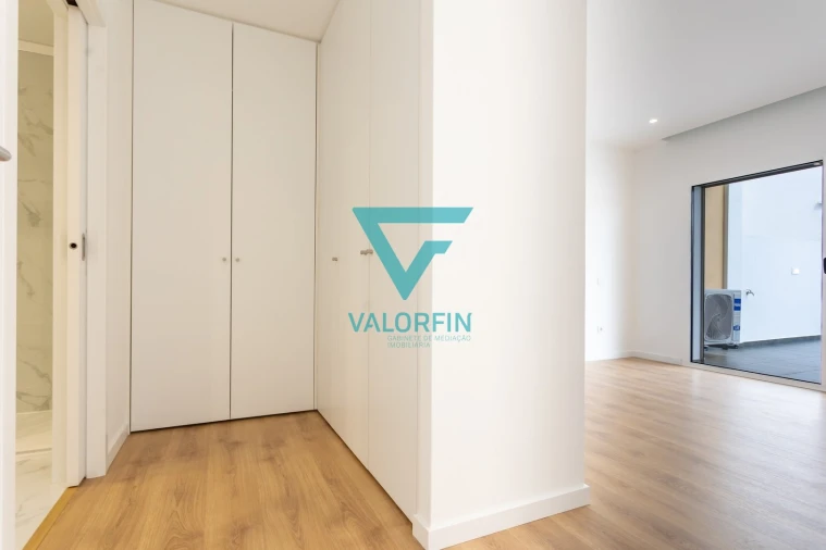Apartamento T3 para Venda em Parceiros e Azoia Foto 8